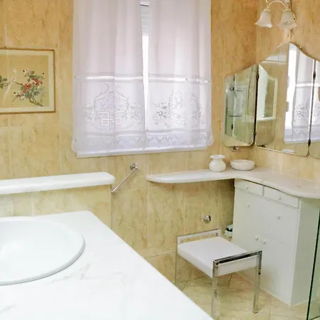 Luxury Jasmin-two Bedroom With Hot Tub Apartamento Split